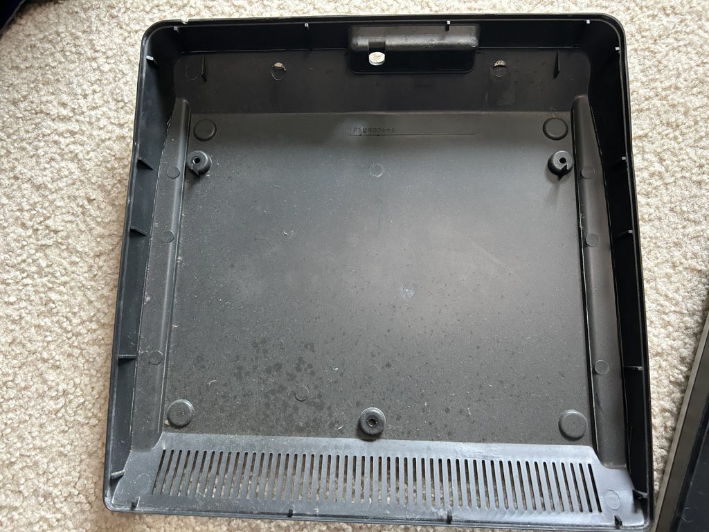 Dusty bottom shell