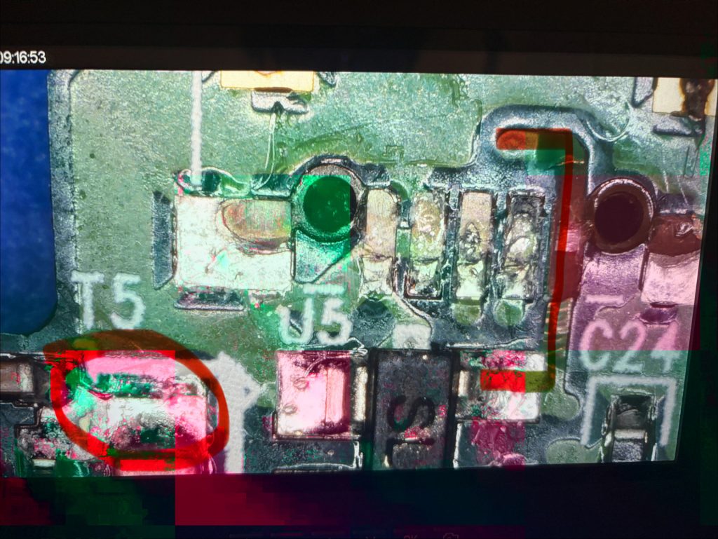 This trace was broken. The red line/circle is supposed to have continuity