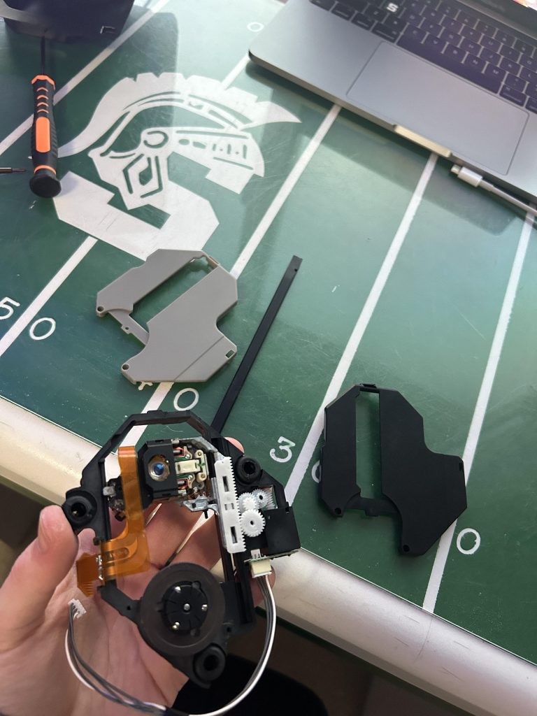 Switching the laser housing