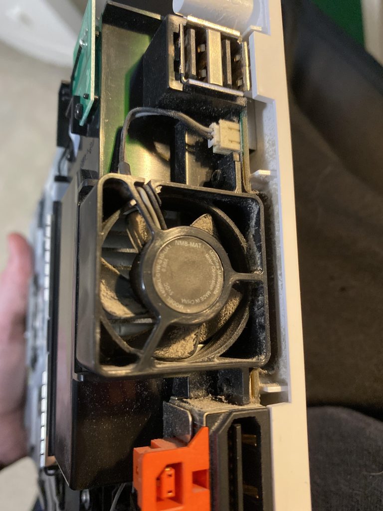 Cleaning the fan